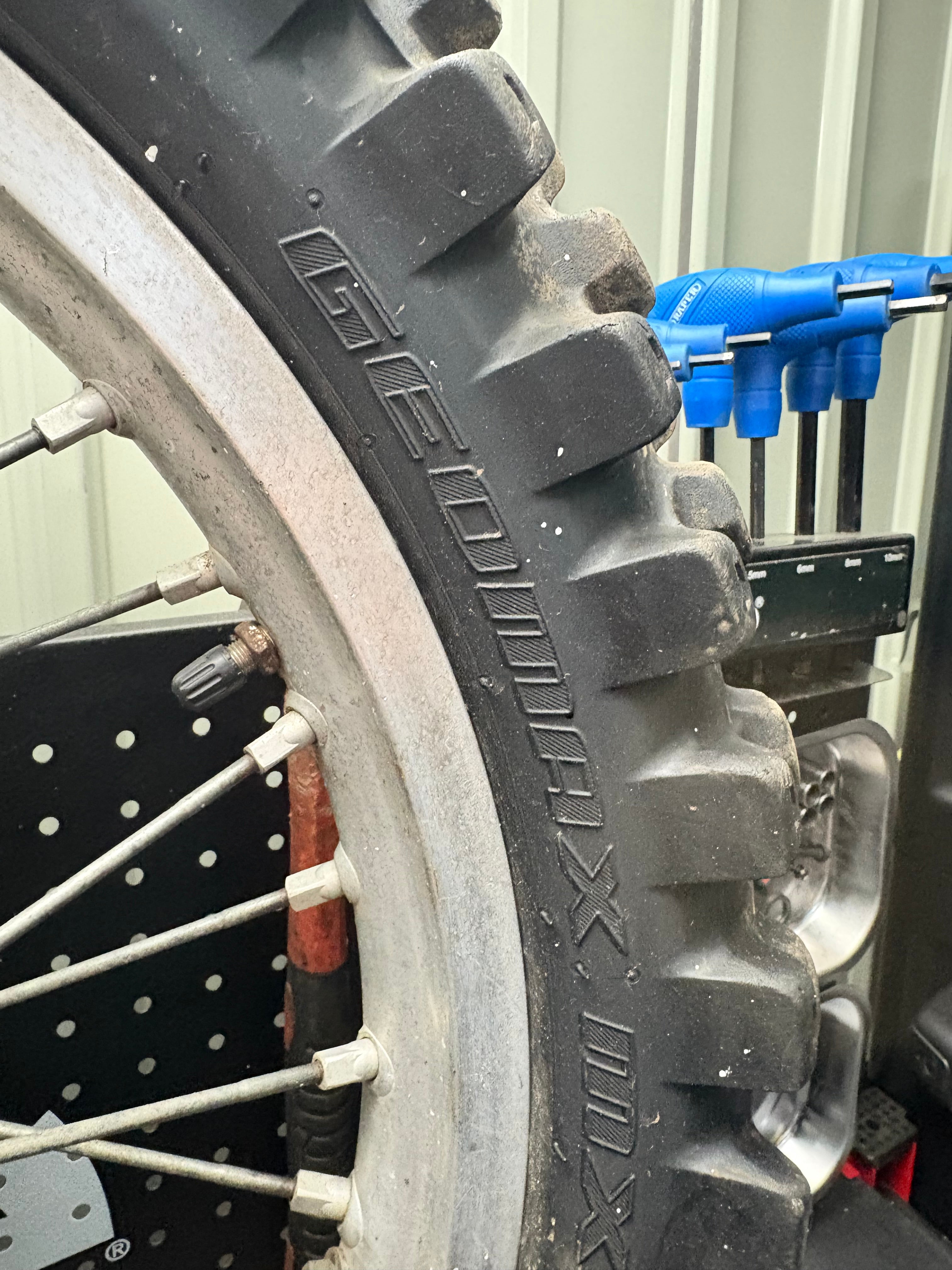 Kawasaki KX250F 04-05 KX125 03-05 KX250 03-05 OEM 110-90-19 Inch Rear Wheel