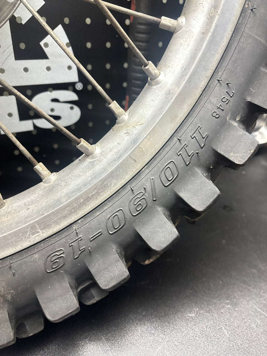 Kawasaki KX250F 04-05 KX125 03-05 KX250 03-05 OEM 110-90-19 Inch Rear Wheel