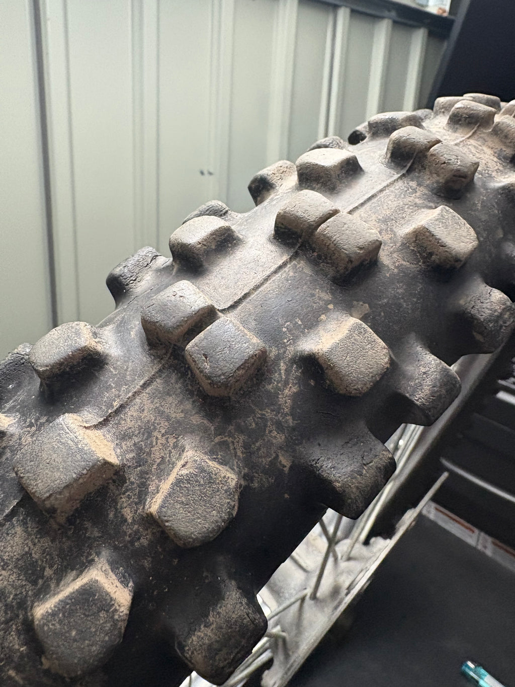 Kawasaki KX250F(04-05) KX125 (03-05) KX250 (03-05) OEM 80-100-21 Inch Front Wheel