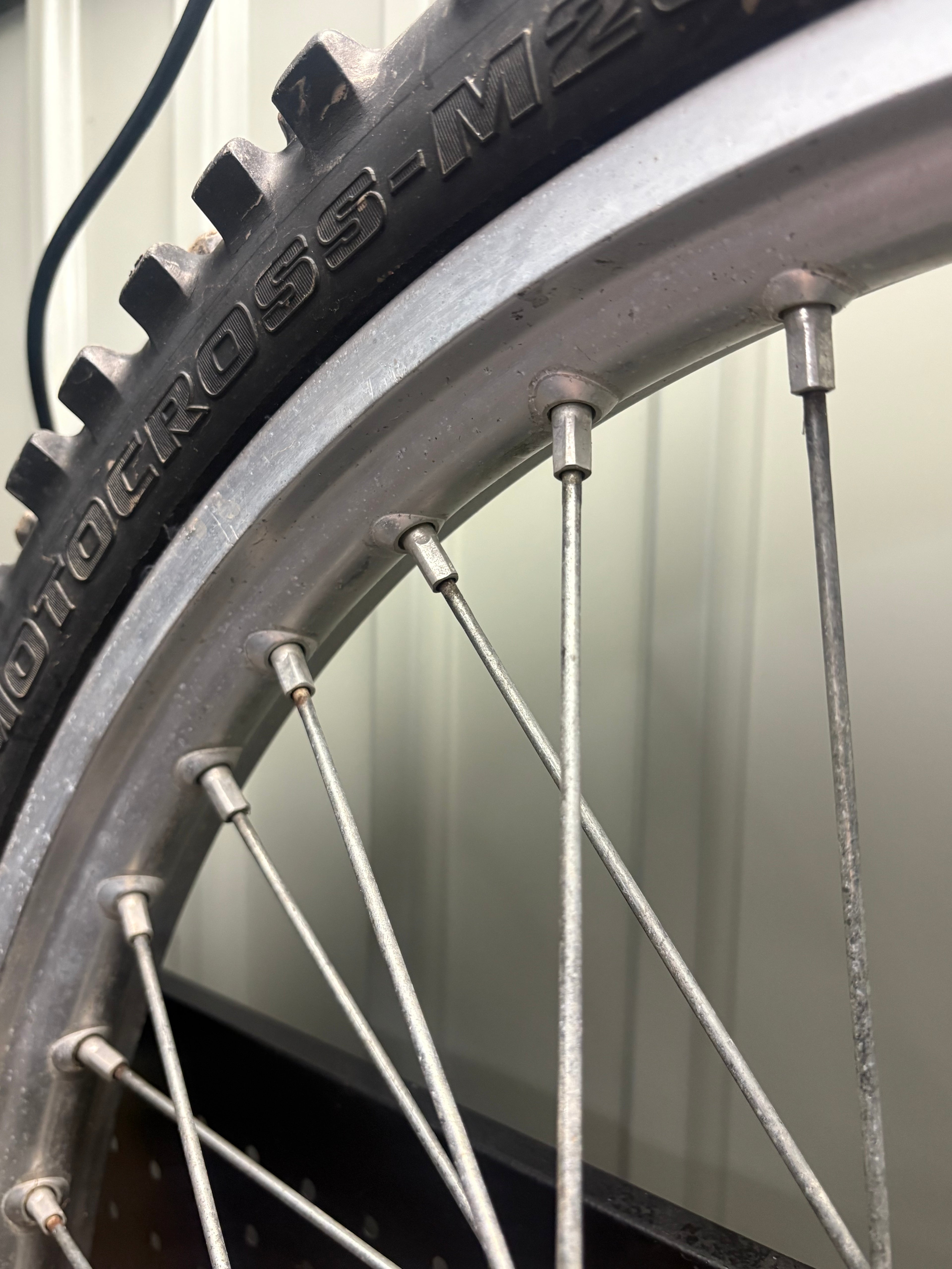 Kawasaki KX250F(04-05) KX125 (03-05) KX250 (03-05) OEM 80-100-21 Inch Front Wheel