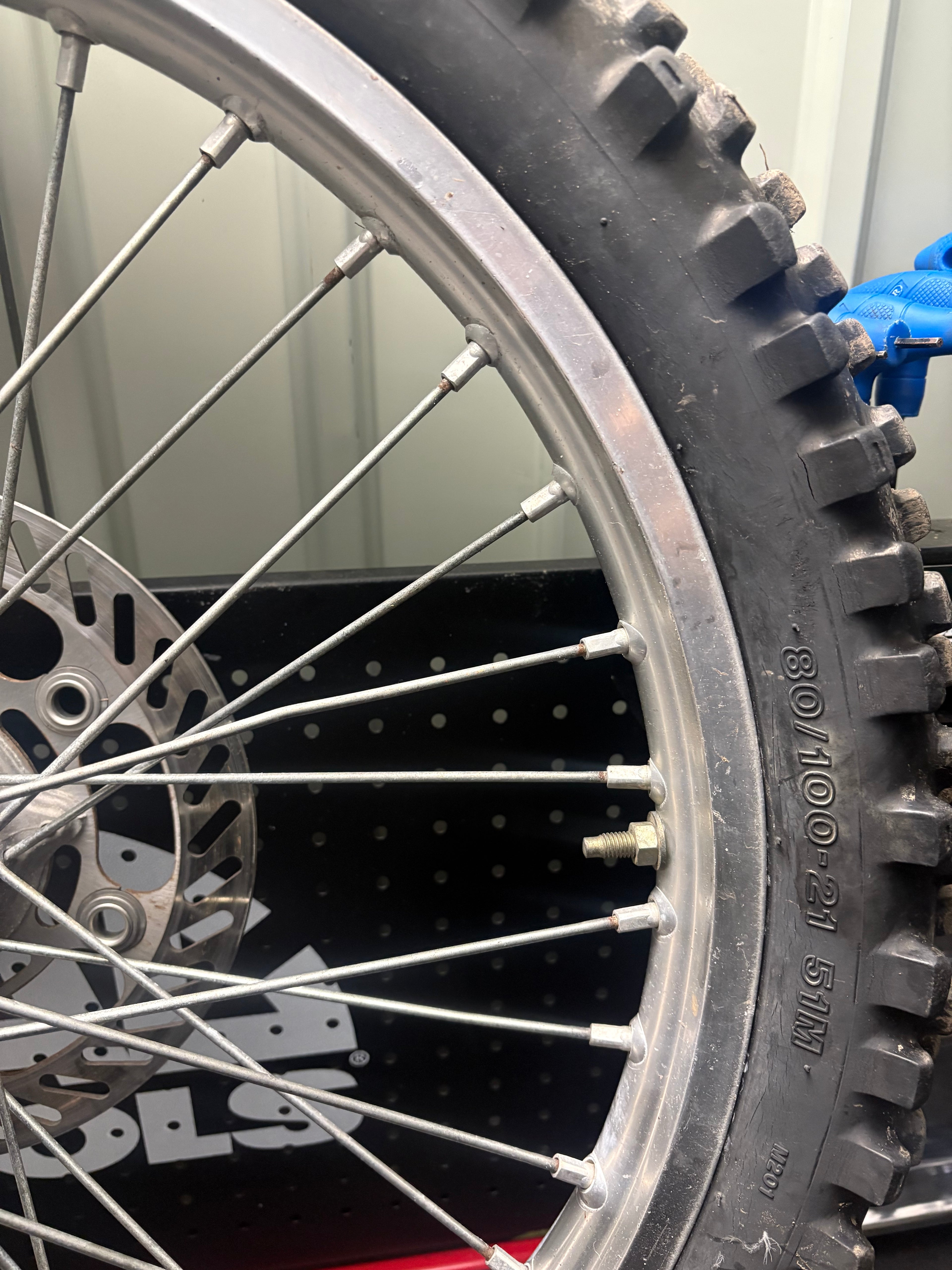 Kawasaki KX250F(04-05) KX125 (03-05) KX250 (03-05) OEM 80-100-21 Inch Front Wheel