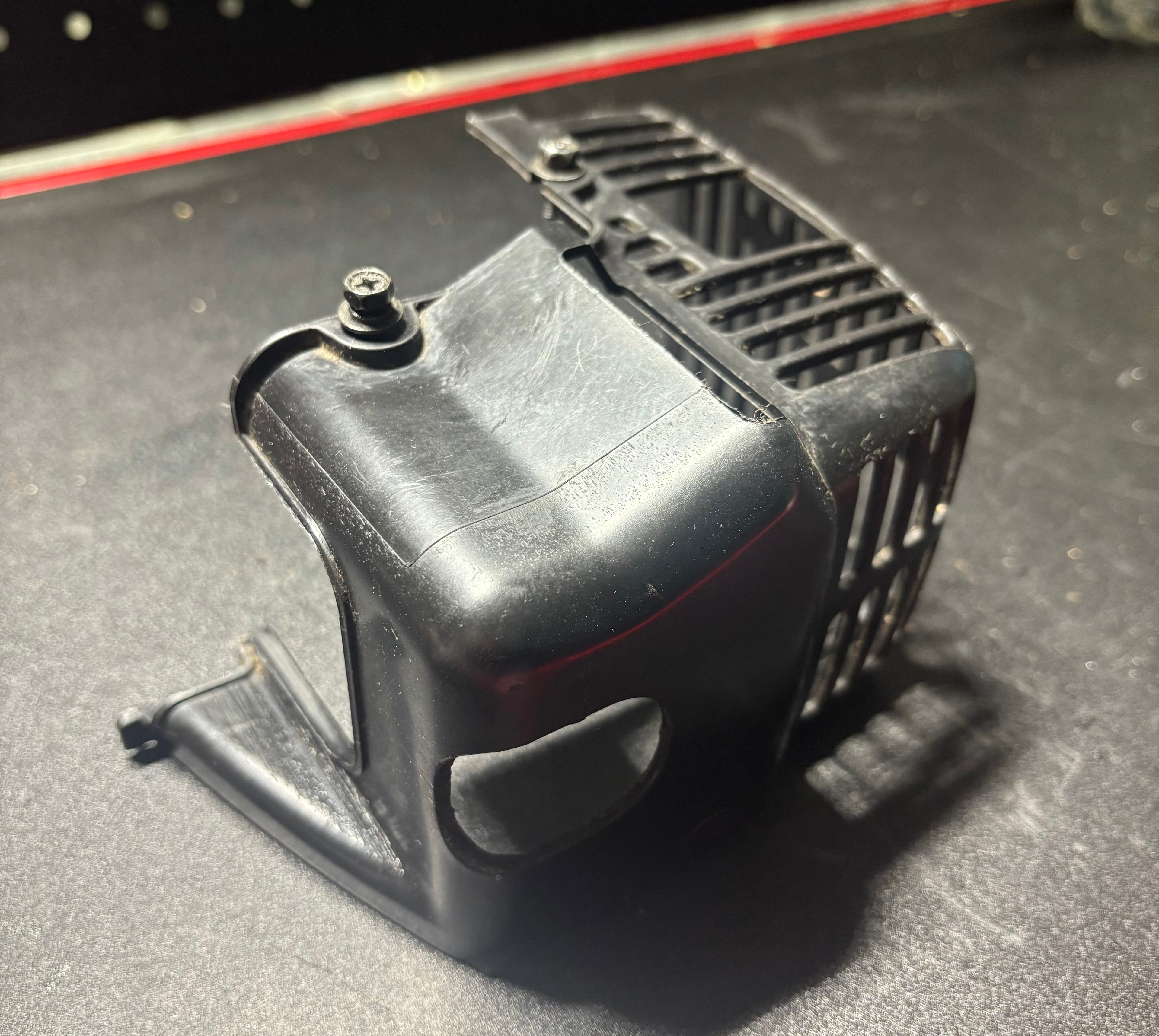 Takana THT2000S Series Hedge trimmer Engine & Exhaust Shroud - OEM Spare Part - Used