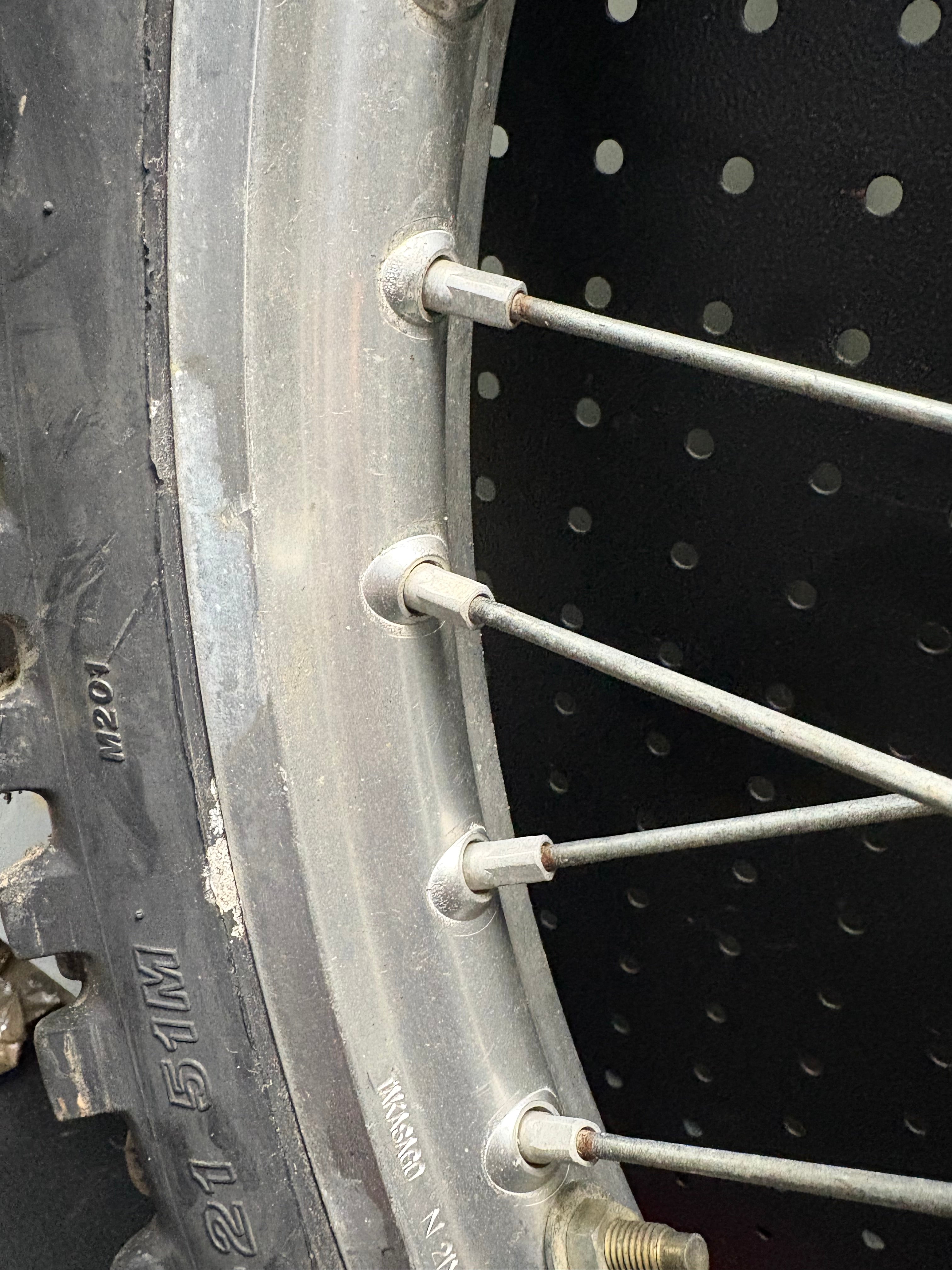 Kawasaki KX250F(04-05) KX125 (03-05) KX250 (03-05) OEM 80-100-21 Inch Front Wheel