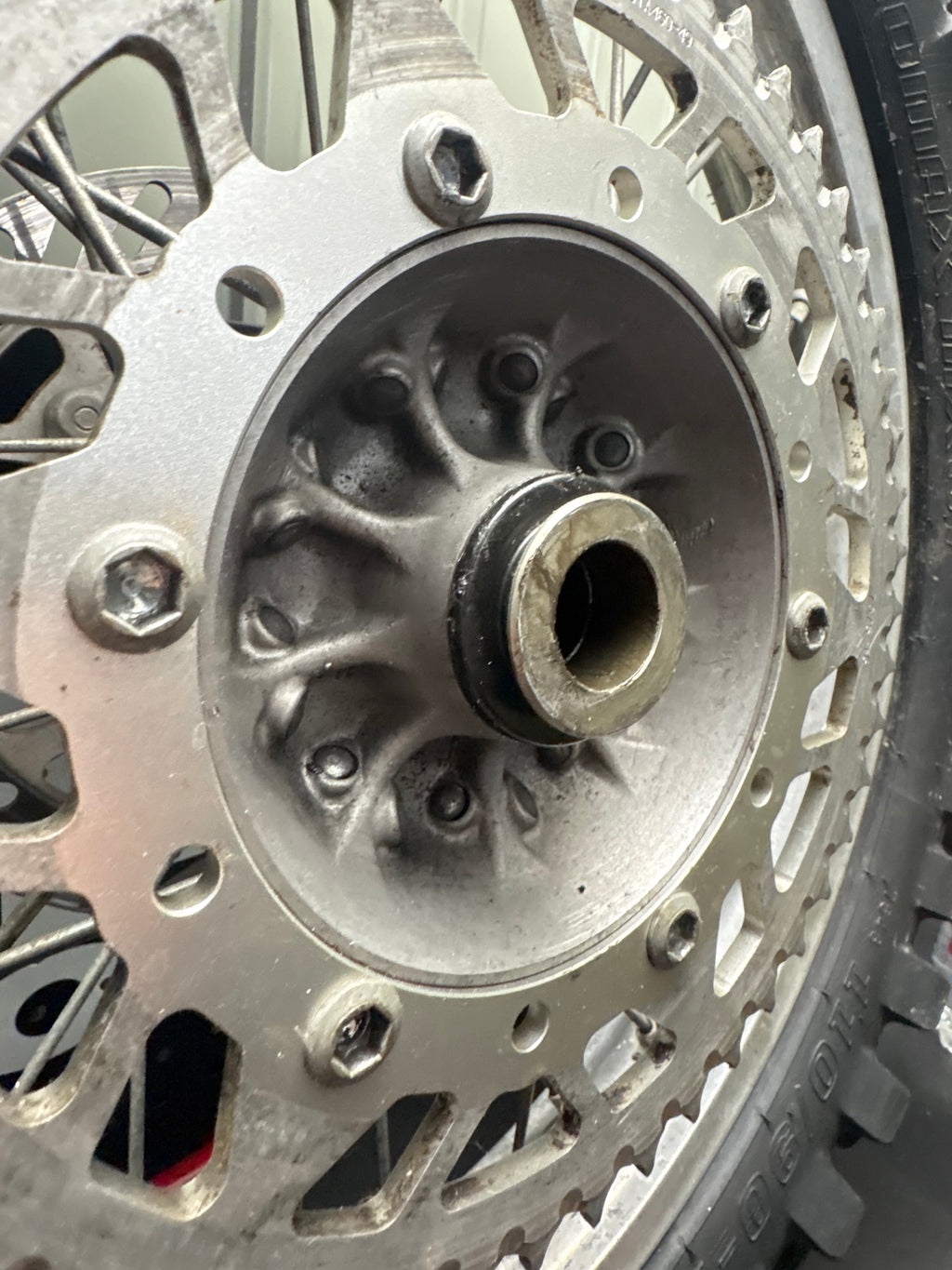 Kawasaki KX250F 04-05 KX125 03-05 KX250 03-05 OEM 110-90-19 Inch Rear Wheel