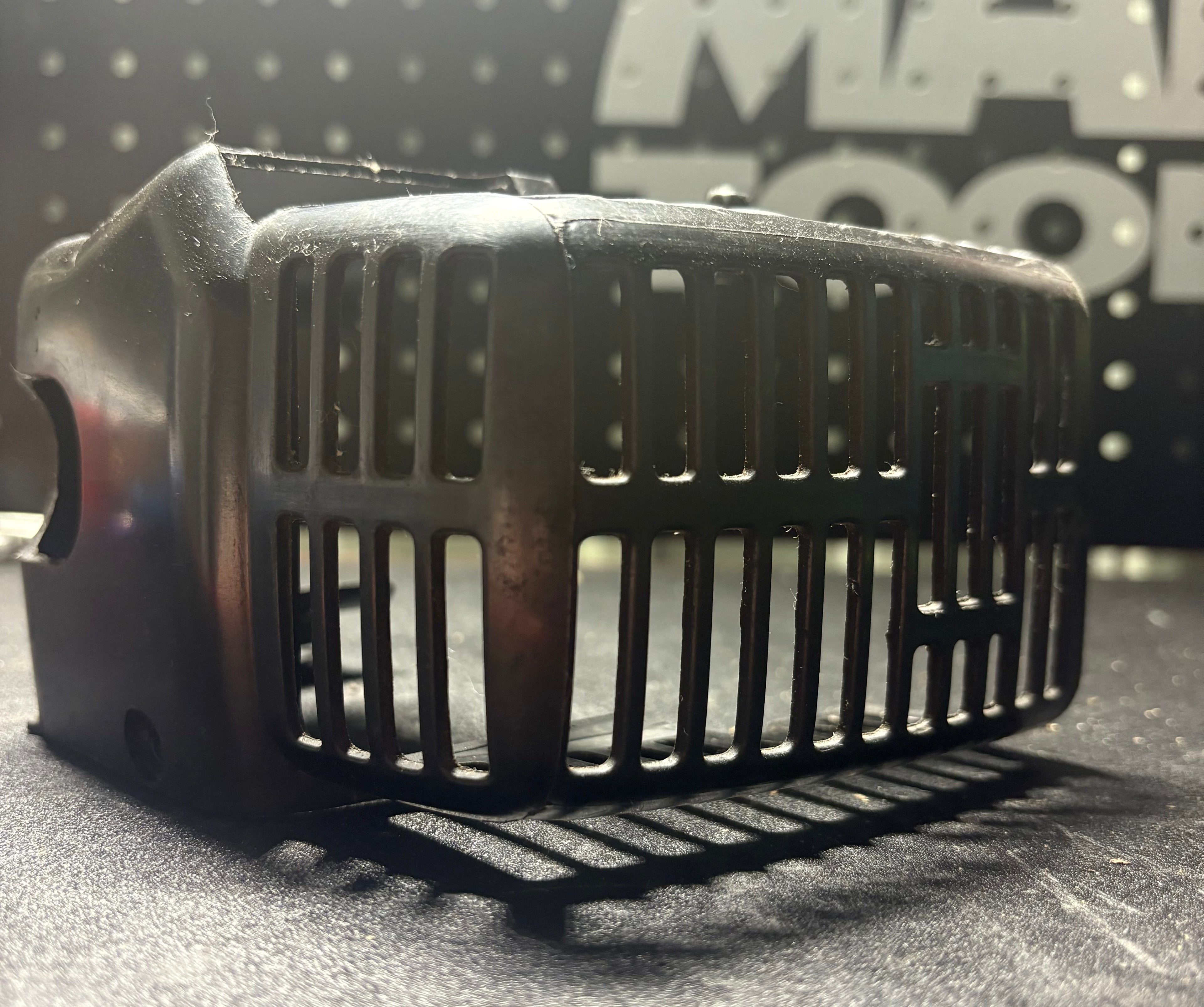 Takana THT2000S Series Hedge trimmer Engine & Exhaust Shroud - OEM Spare Part - Used