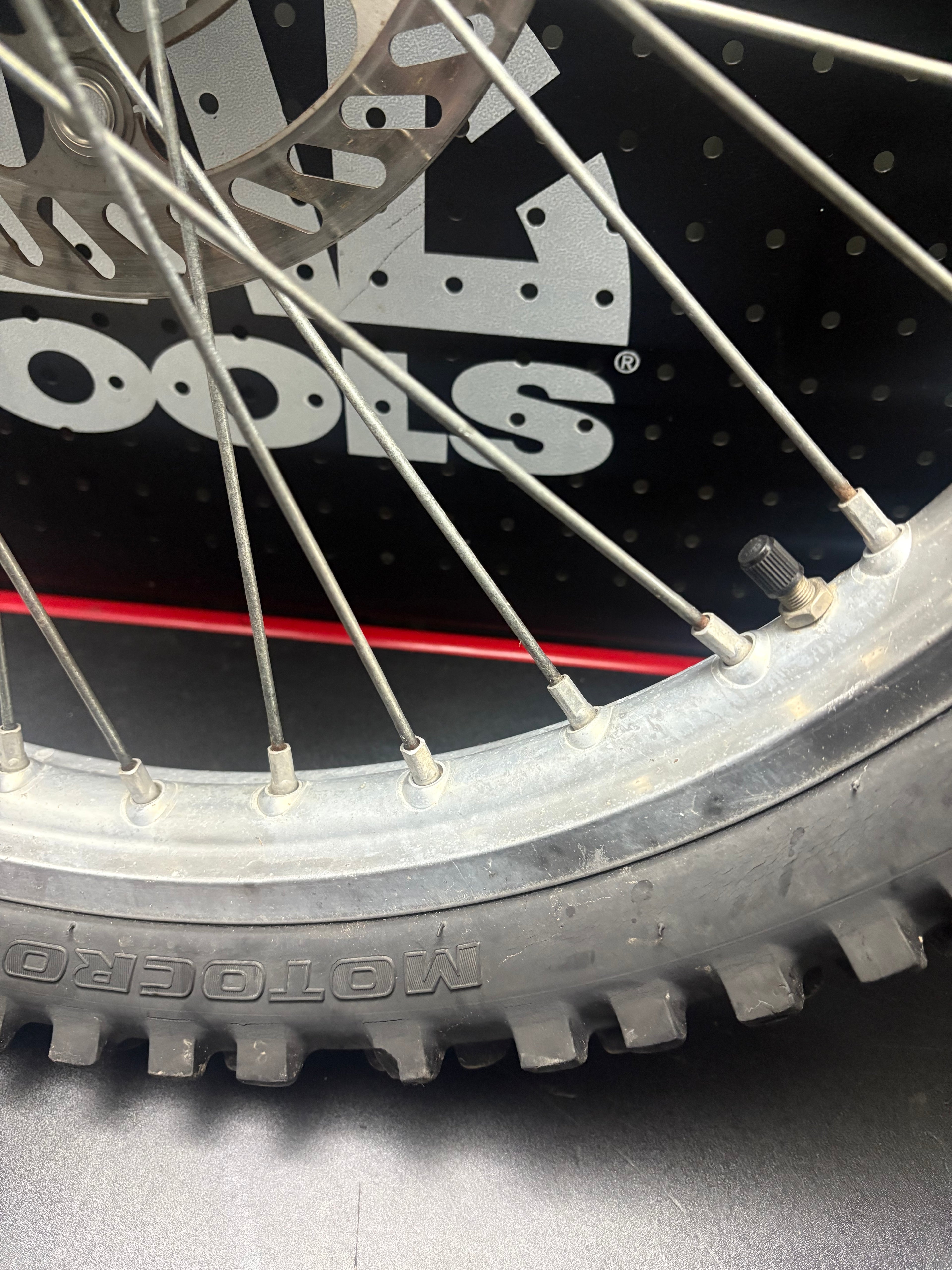 Kawasaki KX250F(04-05) KX125 (03-05) KX250 (03-05) OEM 80-100-21 Inch Front Wheel