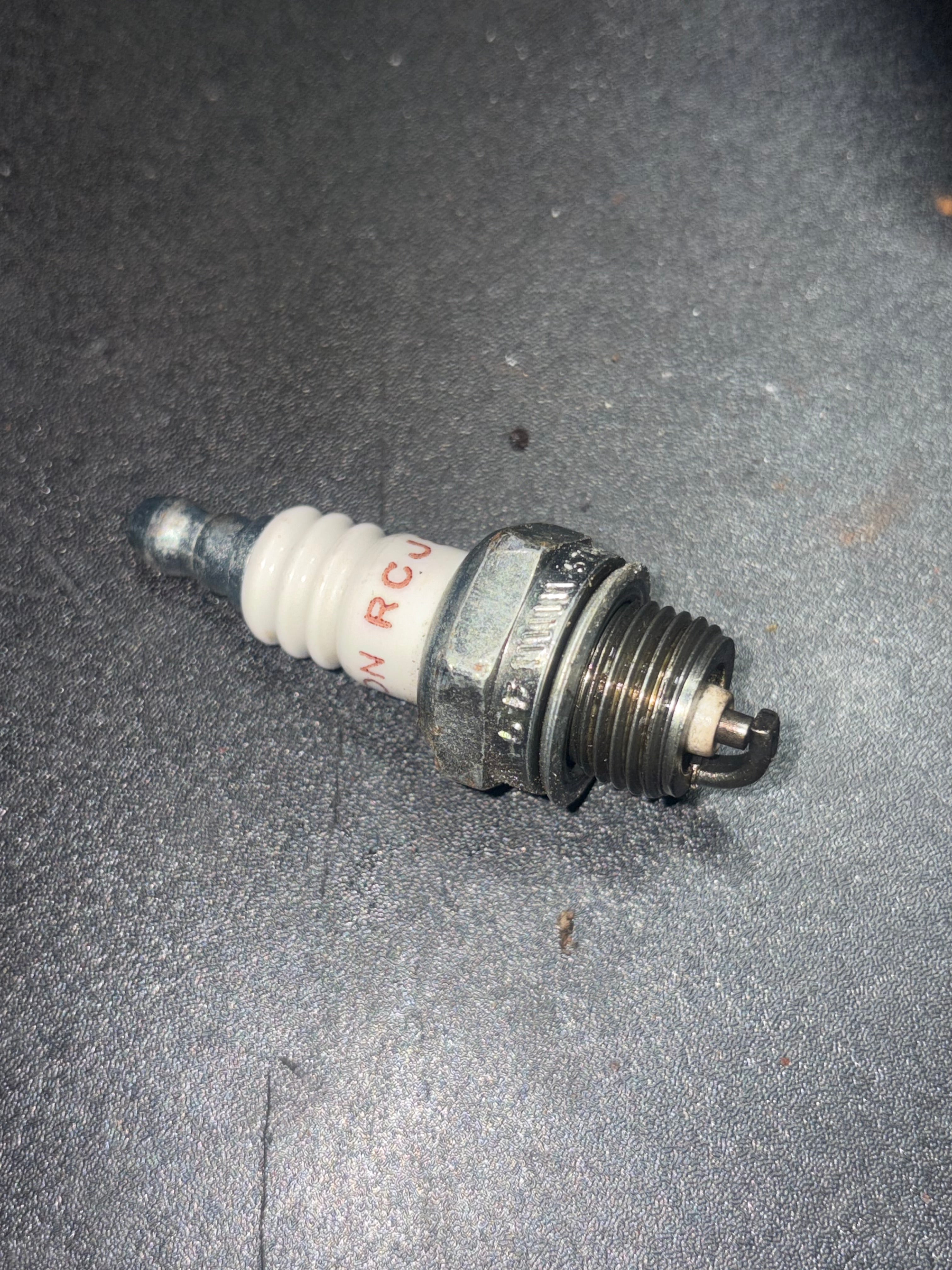 Mantis SV-4B Rotavator/Tiller Used OEM Cylinder & Spark Plug